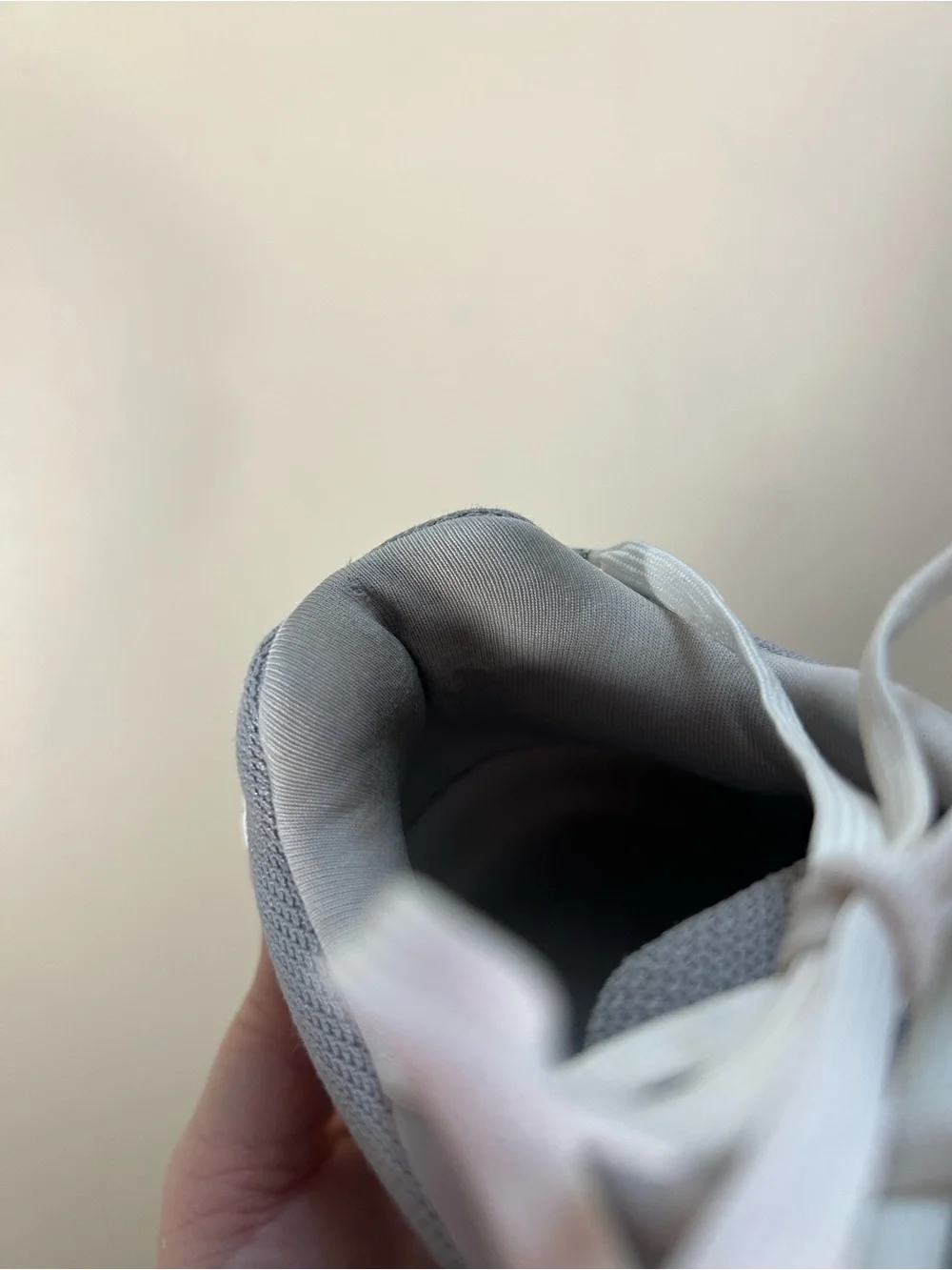 Women’s On Cloud Runner 2 White/Light Gray Sneakers Size 7